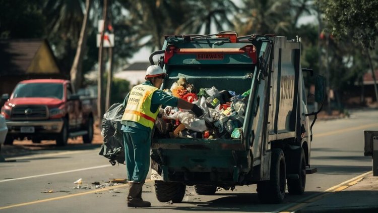 The Impact of a Waste Management Platform on Reducing Carbon Footprints